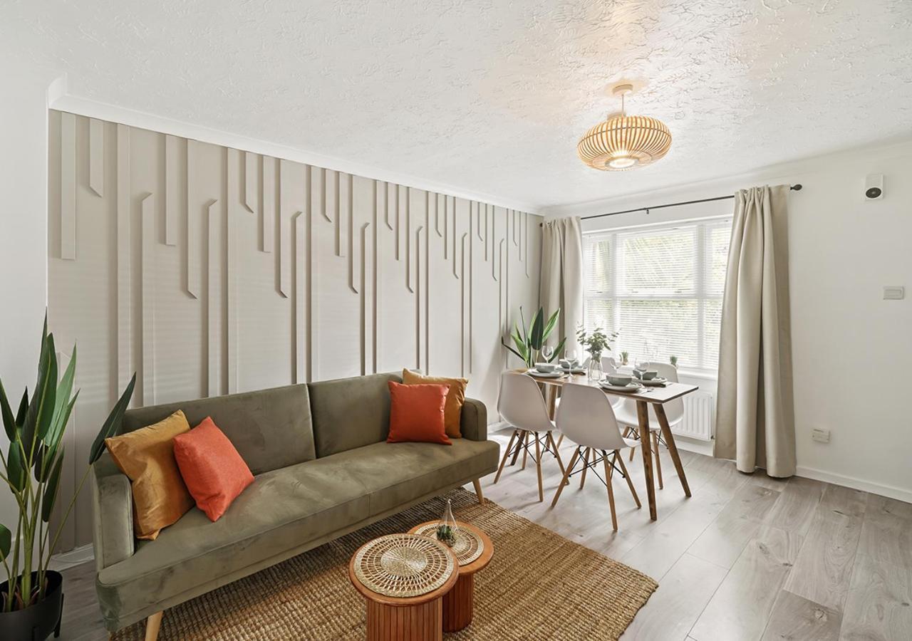 Сasa de vacaciones East House Near Tube With Parking Londres