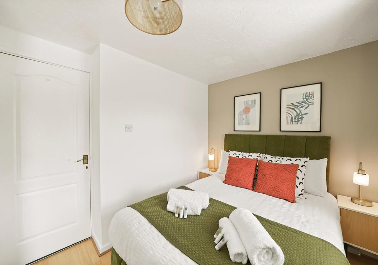 Сasa de vacaciones East House Near Tube With Parking Londres